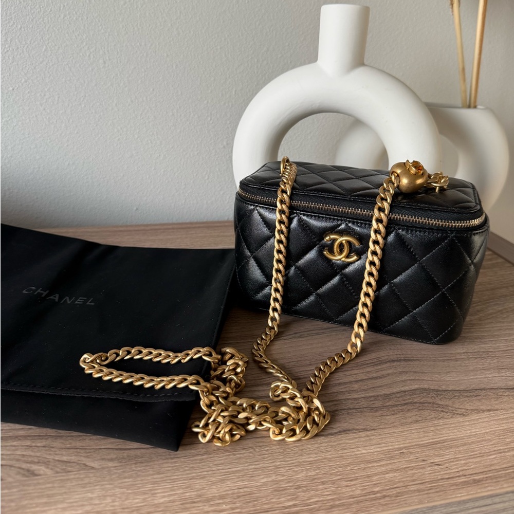 Chanel Lambskin Sweetheart Vanity Case with Mirror and Crossbody Chain - Picture 7 of 12